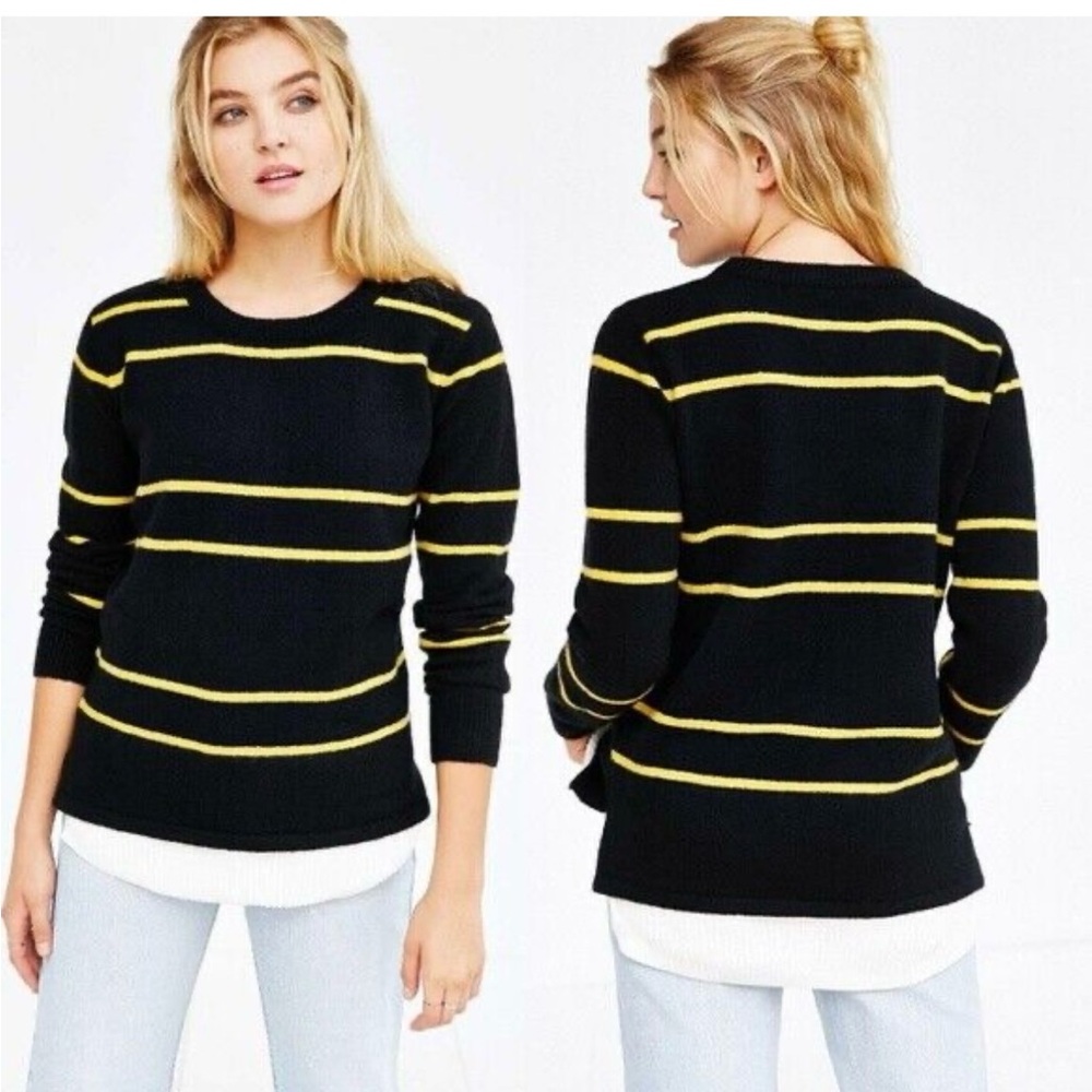 Like new UNIF Urban outfitters Sweater. Soft and cozy.